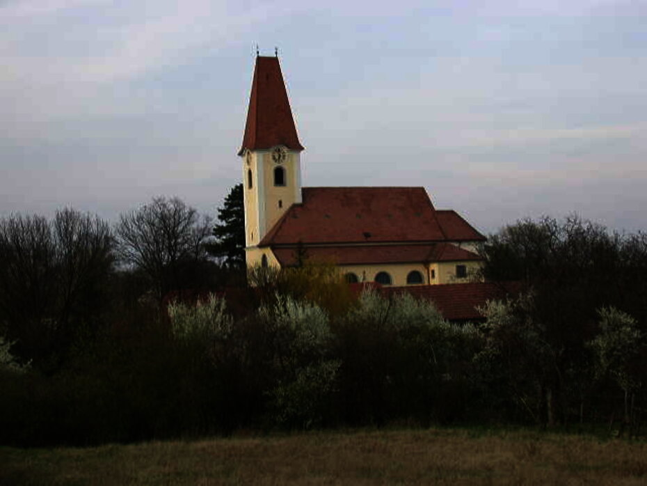 Kirche Fels am Wagram, Hl. Margaretha, Neubau von Johann Petermair 1963 unter Beibehaltung got. Teile [Foto: Archiv Leuthner]