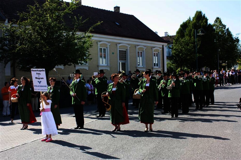 Hauerkapelle Fels 2009: Sternenmarsch am Hauptplatz